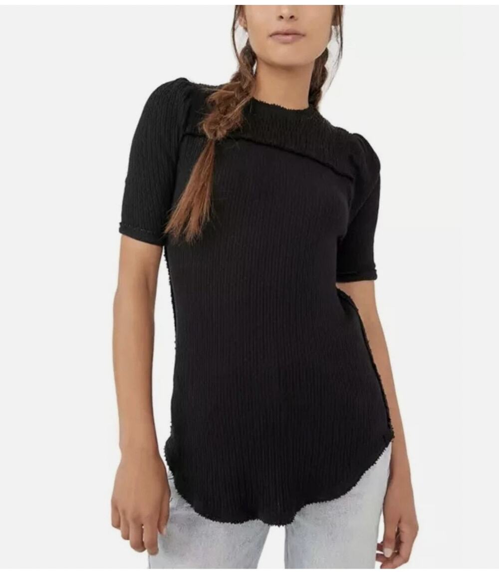 Free People Care Red Delicious Short Sleeve Top in Black sz S